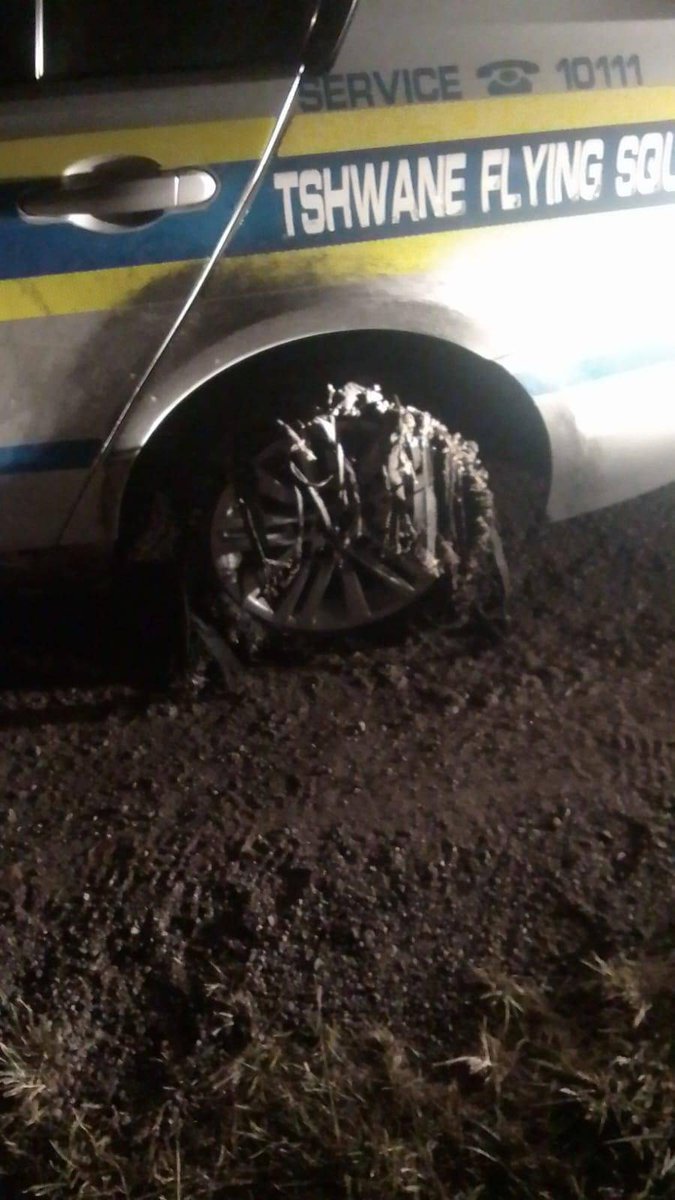 A police vehicle's tyre burst on the N4 almost causing a collision buff.ly/3K1RE7i #ArriveAlive #TyreBurst #PoliceVehicle #Accidents