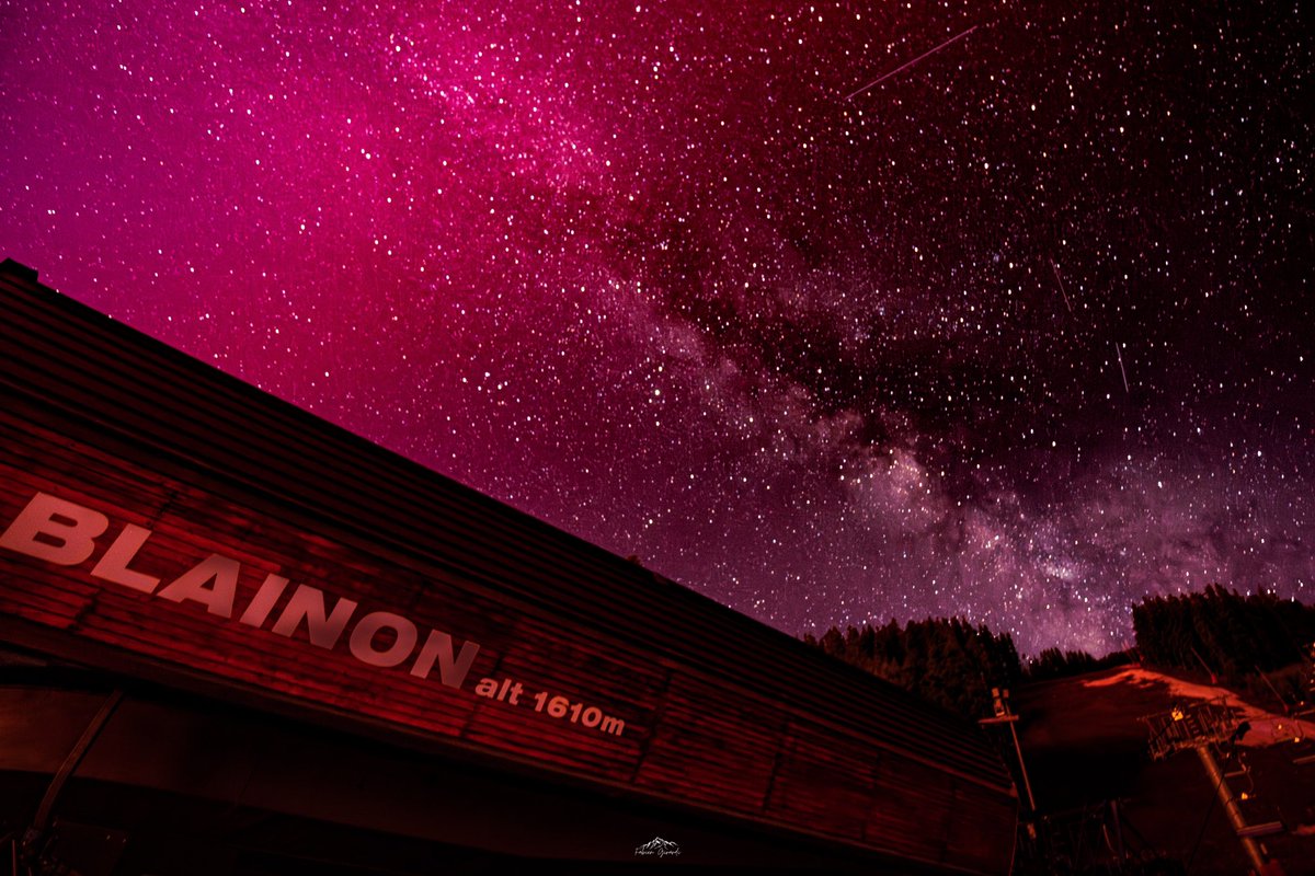 ⚠️🟣 La station de ski d’#Auron(06) était aux premières loges pour admirer les aurores boréales. Voici quelques photos prises la nuit dernière (11/05/2024). Les flux solaires successifs ont provoqué une tempête géomagnétique à l’extrême (#G5). #CotedAzurFrance #Nice06 #Mercantour