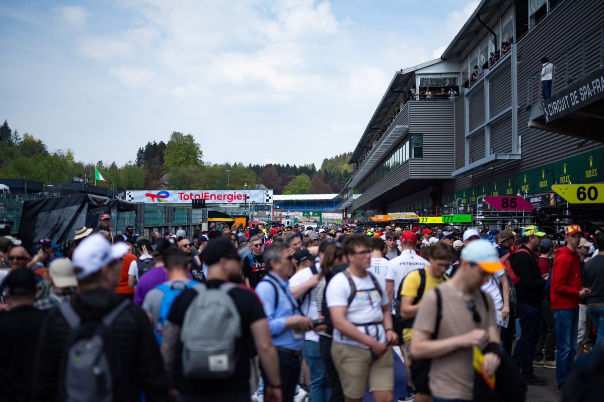 What an amazing crowd! Thank you for coming to see us WEC fans! #AstonMartin #Vantage #6HSpa #WEC