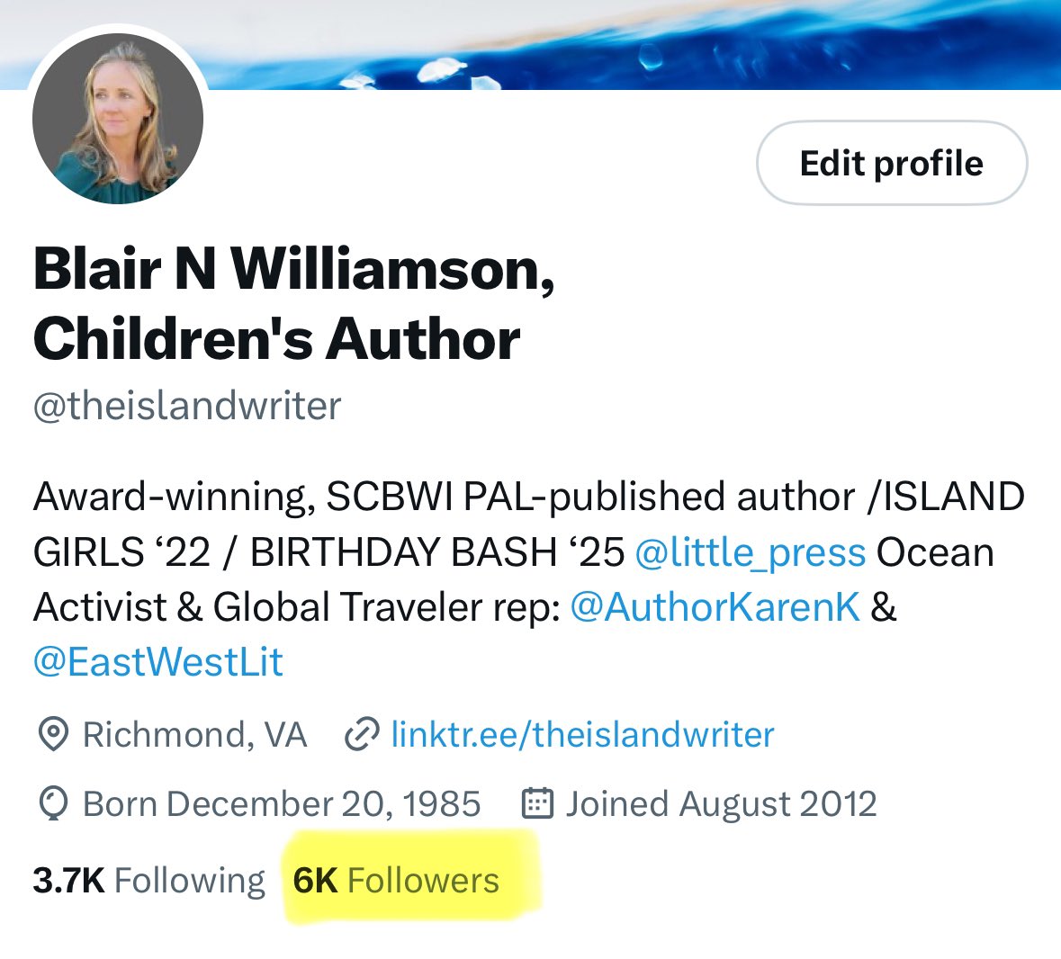 6K #writingcommunity followers🥳

Celebrating w/ a 15-min AMA zoom GIVEAWAY to talk all things #publishing ✌🏻

Like, R/T, Follow & Leave a GIF of a favorite memory from childhood☺️

Winner @ 8 pm 5/11✨

Friends can enter too💕

#amwriting #5amwritersclub #coffee #kidlit #author