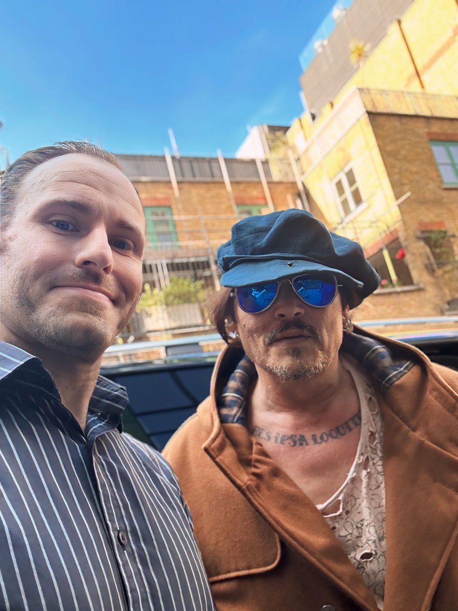 Was so cool meeting Johnny Depp this week and he was super chill and nice too! 😎🏴‍☠️ #JohnnyDepp #CaptainJack #Piratesofthecaribbean #Jacksparrow #Parley #Hollywoodvampires