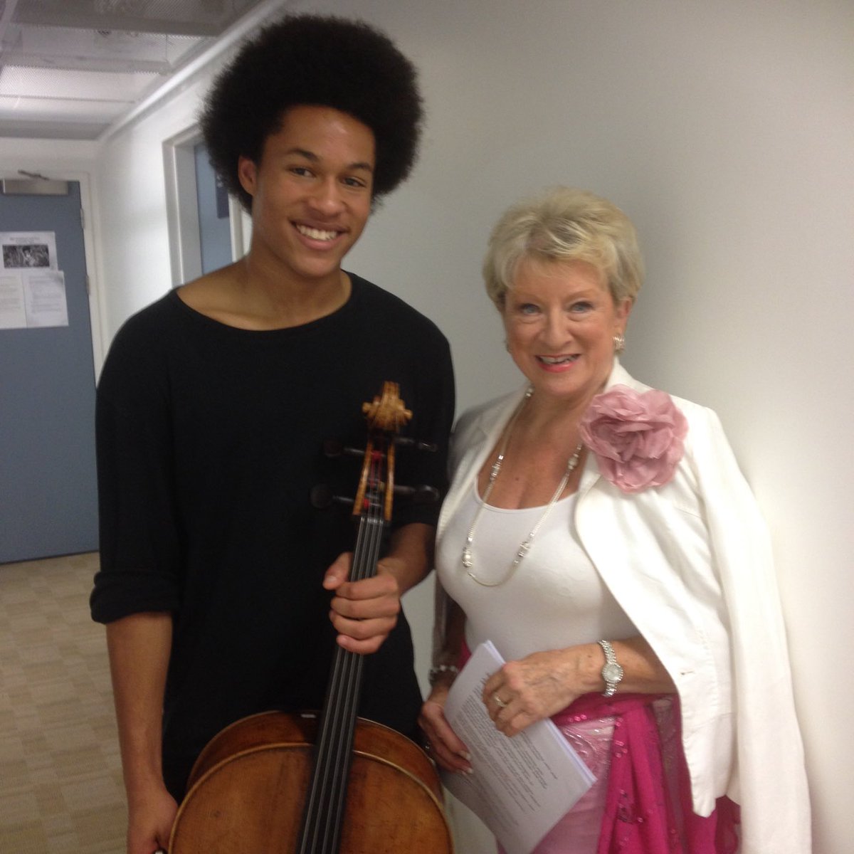 Wonderful to see ⁦@ShekuKM⁩ & family supporting our campaign #SaveWNO @ElizAthertonSop @ClassicFM We need the beauty & constancy of great music now more than ever - in a world of conflict & uncertainty @GOVUK @WelshGovernment