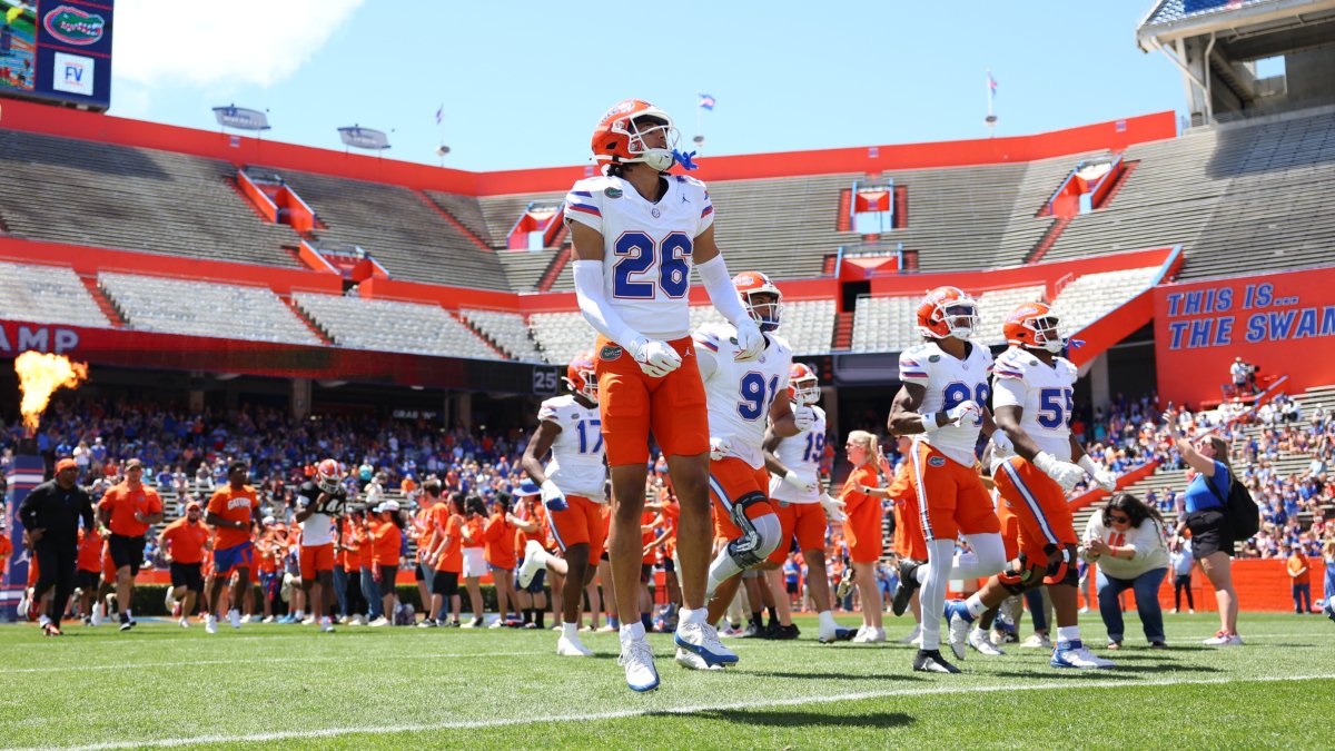 In his first spring, #Gators cornerback Jameer Grimsley impressed coaches and players with his 6-foot-2.25, 187-pound skill set.

“He honestly reminds me of a young version of myself,” Devin Moore said of Grimsley. “The sky is the limit for him.”

STORY: on3.com/teams/florida-…