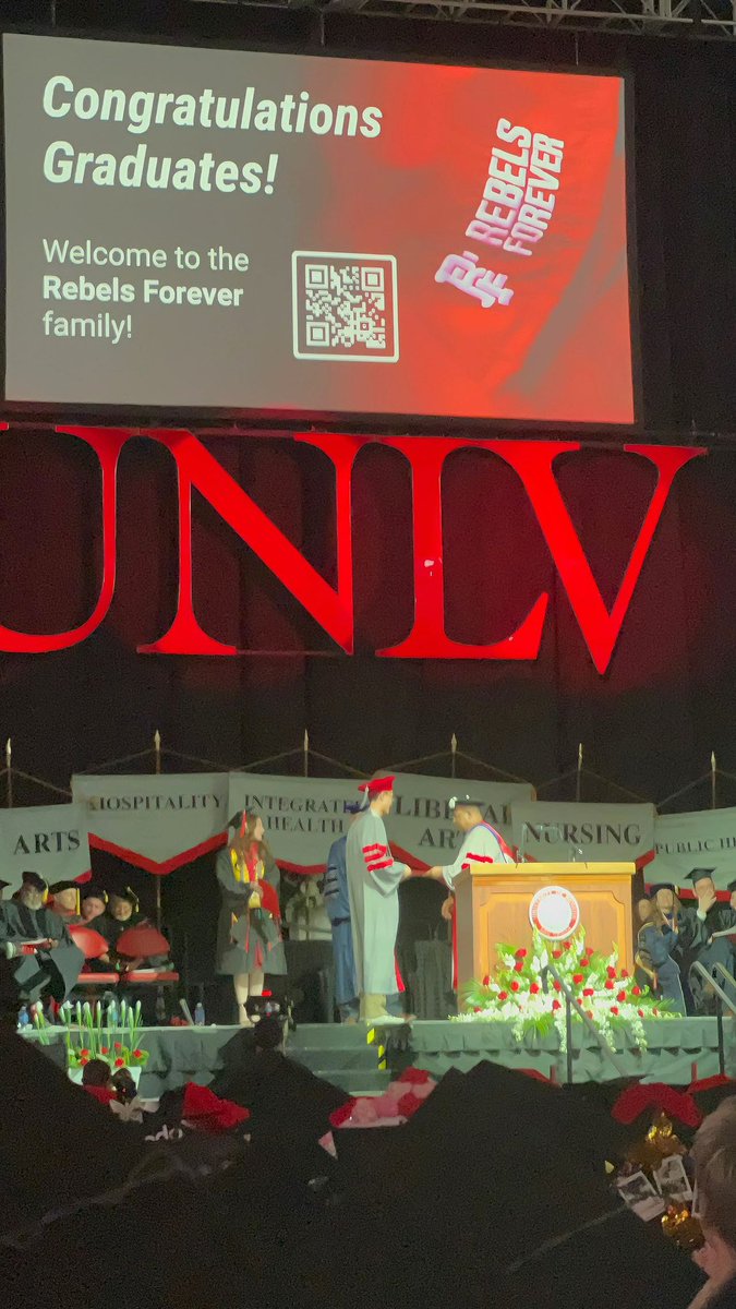 freezsj's tweet photo. 🌟 Honored to win the UNLV Outstanding Student Award at yesterday's commencement! Big thanks to my advisor, Dr. Zhaohuan Zhu, and all who supported me. Moving on to Columbia University as a NHFP Sagan Fellow. Excited for the next chapter! #Grateful #NextChapter 🚀 https://t.co/oJ22wWSUkk