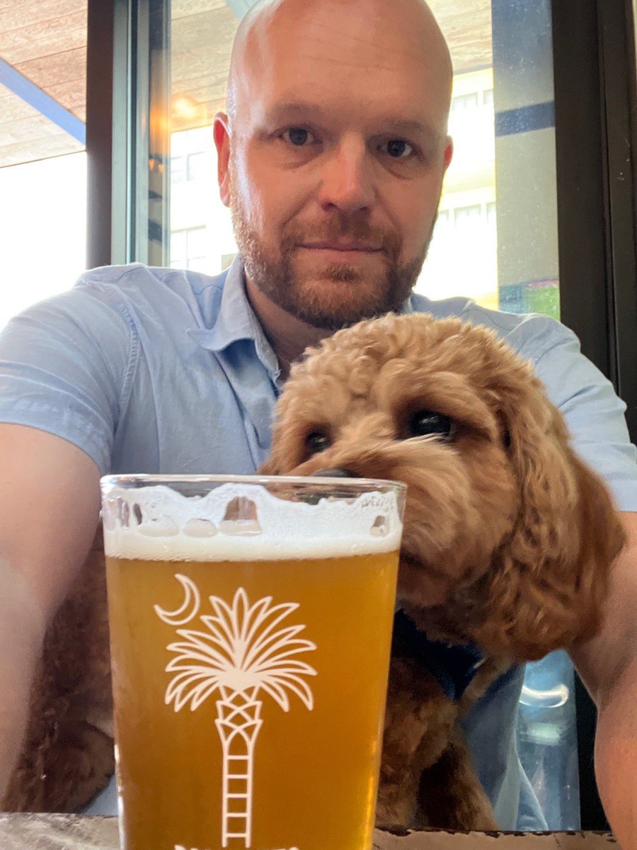 The girls are napping and Giz is wanting to party #palmettobrewing