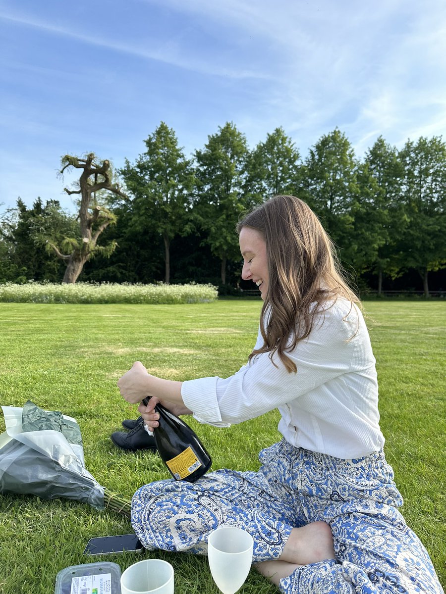 Olivia K. (@itsokk) on Twitter photo I passed my viva! Thank you so much to my examiners <a href="/ProfARichardson/">Angelique Richardson</a> & Prof Clare Pettitt for a really warm and wonderfully wide-ranging discussion. Seeing the northern lights for the first time that evening made it such a special day! š® I passed my viva! Thank you so much to my examiners <a href="/ProfARichardson/">Angelique Richardson</a> & Prof Clare Pettitt for a really warm and wonderfully wide-ranging discussion. Seeing the northern lights for the first time that evening made it such a special day! š®