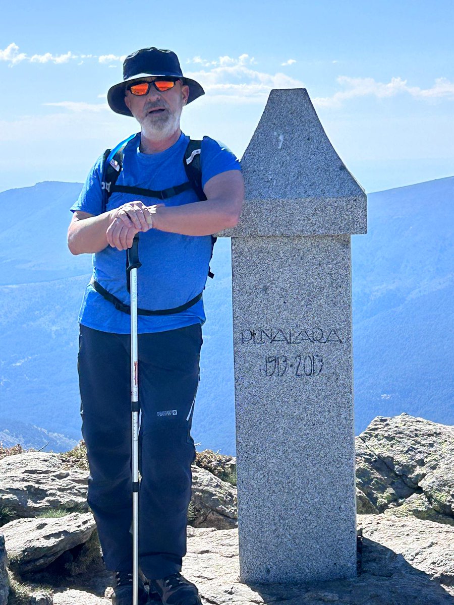 El mundo, a 2.428 metros de altura se ve de otra manera. Hoy hicimos cumbre en el Peñalara. Que maravilla es nuestra Sierra de Guadarrama