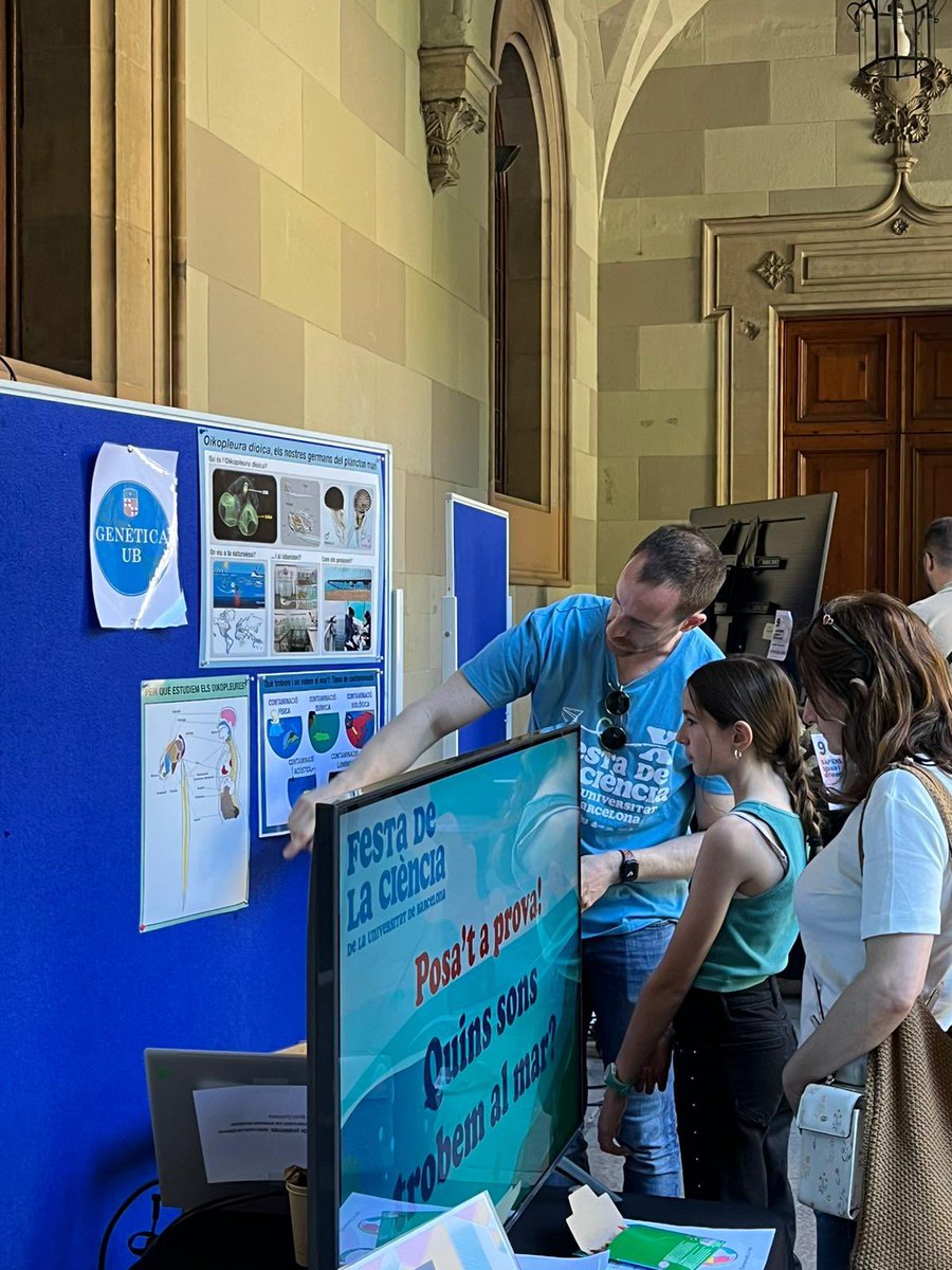 THANKS very much to all the members of our lab @evodevogenomeUB for kindly and enthusiastically dedicate their time to share your passion for Science with girls and boys at #FestaCiènciaUB, empowering them to become future generations of great scientits. Bravo!! 🥰🔬🧬👏🏼👏🏼👏🏼