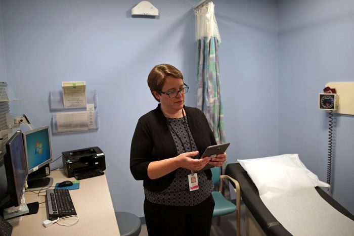 Doctors across our system are testing generative-AI programs that listen in on patient visits and update medical records. We hope this technology will help improve efficiency and reduce physician burnout. Learn more in the @WSJ. spklr.io/6013UKHV