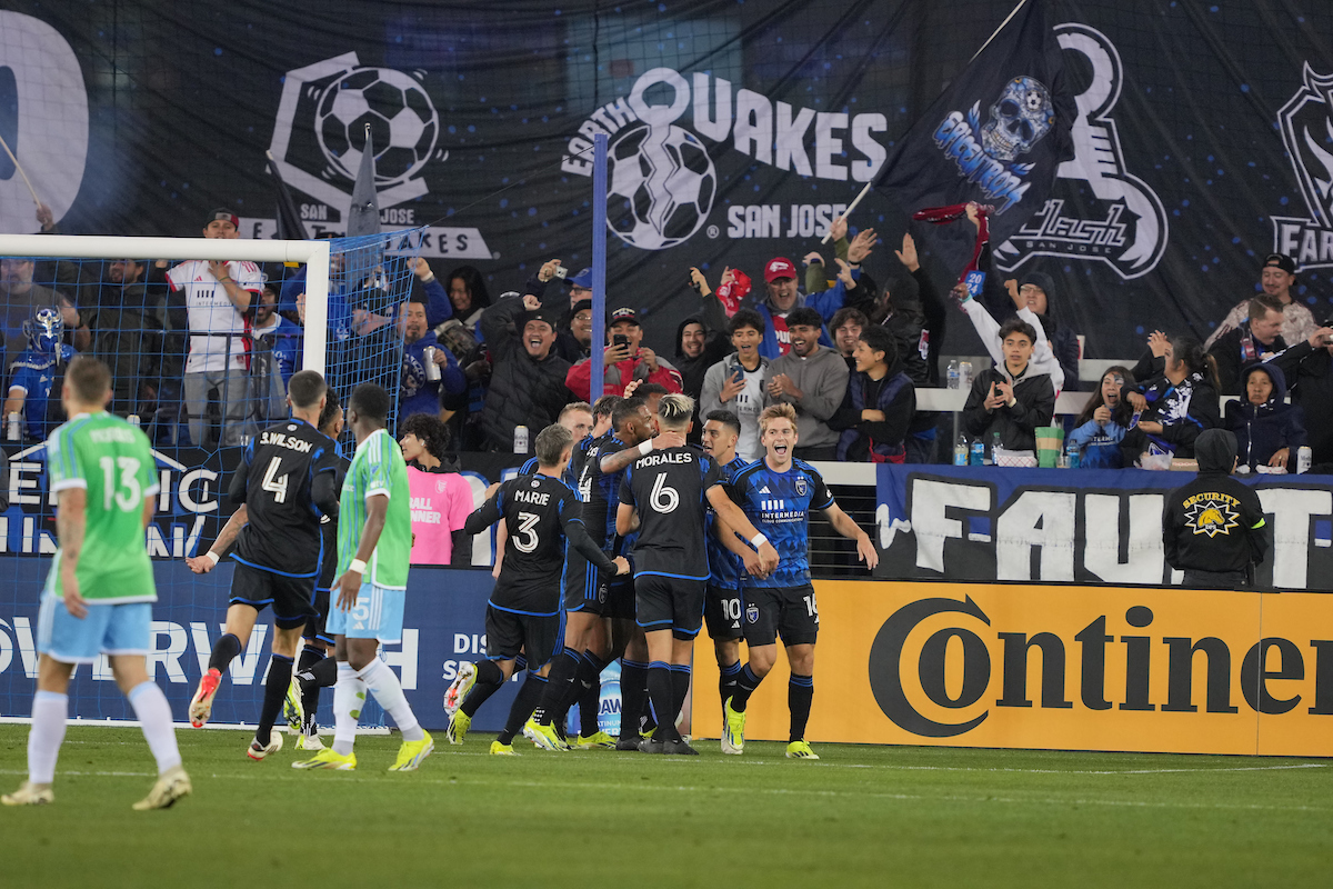 The @SJEarthquakes are going head-to-head with the @ColoradoRapids at 6:30 pm PT tonight at @DSGpark! 🔵⚫️ Check out when they'll be playing in your area. ow.ly/qVvS50RxAXv