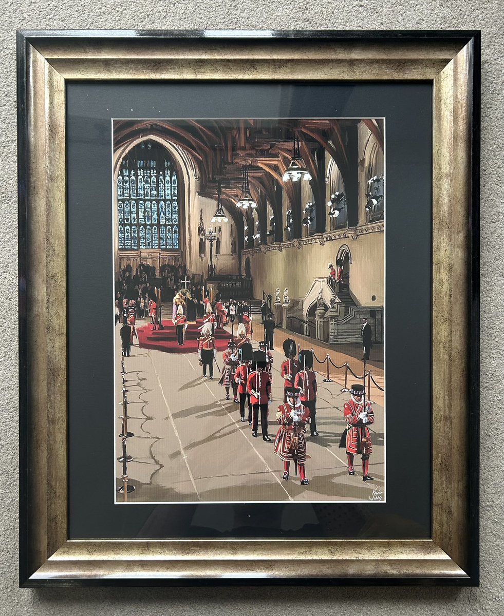 kev9348's tweet image. Only a few remaining of the 30 limited edition prints, ‘lying in state’ now available, framed with a gold/black or black frame and a white or black mount! Message if interested #QueenElizabethII #ChangingOfTheGuard #RoyalFuneral #LyingInState