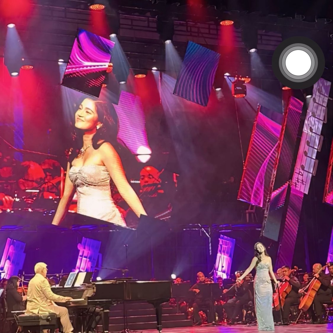 MegaKapamilya's tweet photo. Belle Mariano, kinanta ang "Kailan" by National Artist in Music Ryan Cayabyab kasama ang Philippine Philharmonic Orchestra! ❤️

#MegaKapamilya #GenC @bellemariano02 https://t.co/wX1MxvIgZ5