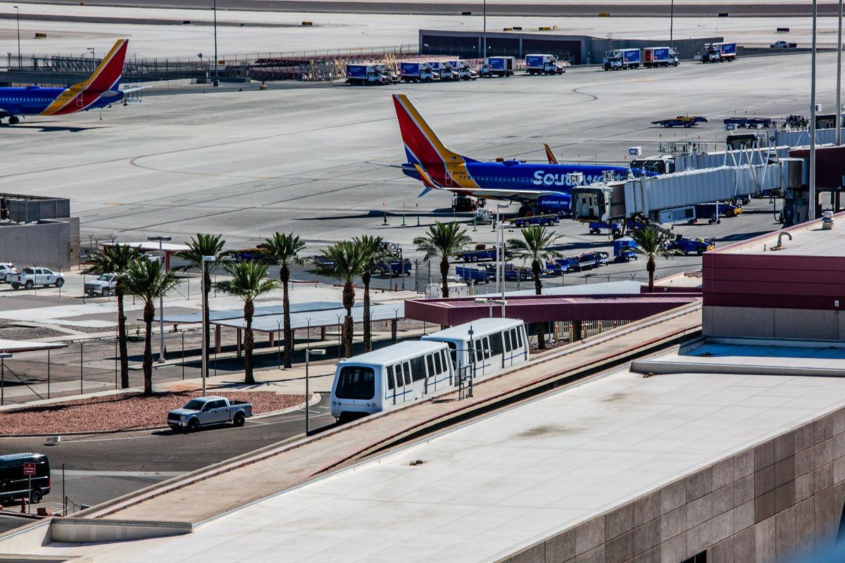🚆Tram Reduction: Beginning Sunday, May 12, the service between T1 and the C Gates (Green Line) is reduced to one tram for nightly maintenance between 9 p.m. to 5:30 a.m.