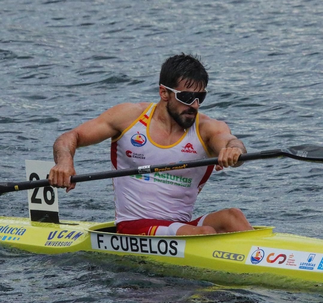 🛶#PiragüismoSprint World Cup Szeged 🇭🇺

Series ⏩️ Semifinales
- C1 200 ♀️ (María Corbera)
- C1 200 ♀️ (Antía Jácome)
- K1 1000 ♂️ (Paco Cubelos)

Las chicas del C1 y el incombustible Cubelos pasan sin problemas a semis.

María y Antía compartirán semi mañana a las ⏰️ 08:10h