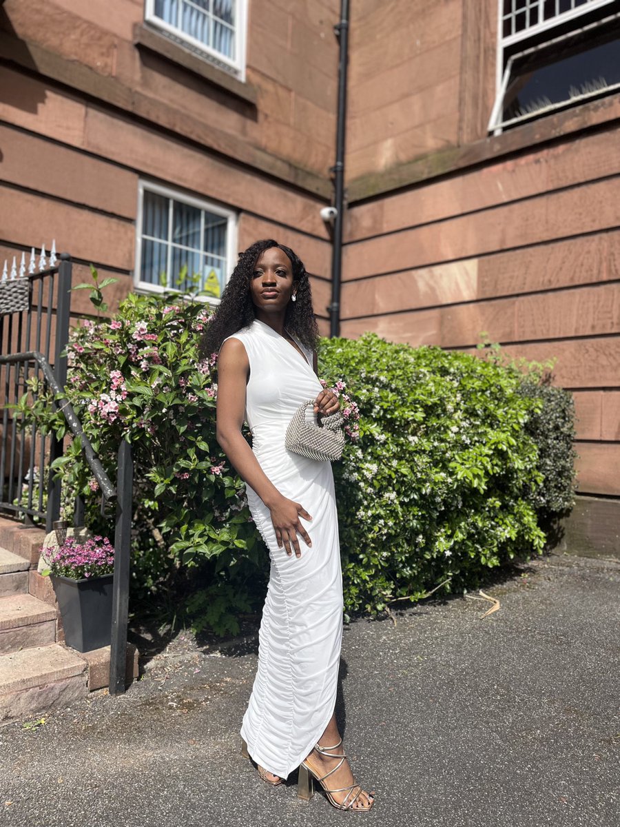 Niifesimi's tweet photo. Wedding Guest ❤️ https://t.co/Cmiz3JOwwp
