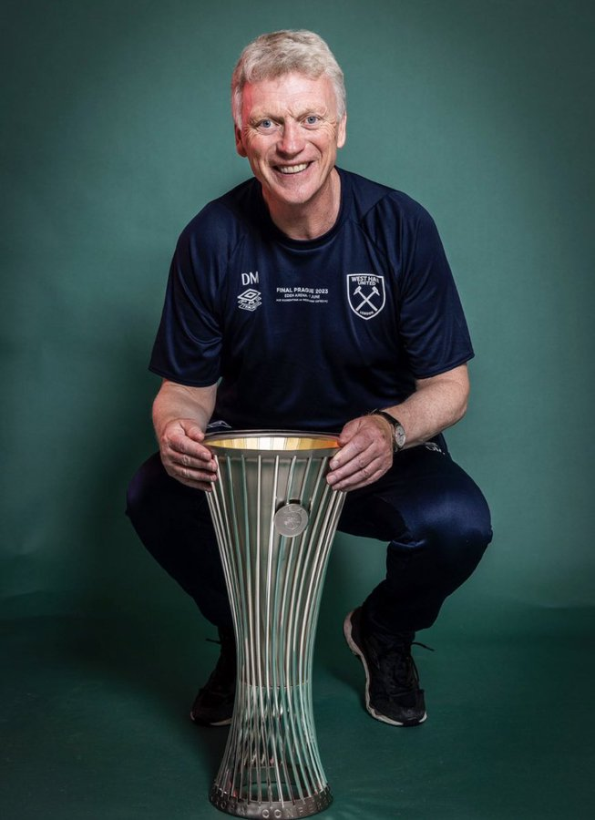 COYIronscom's tweet photo. A West Ham legend. Super David Moyes ⚒❤ https://t.co/4pPzI0PhNF