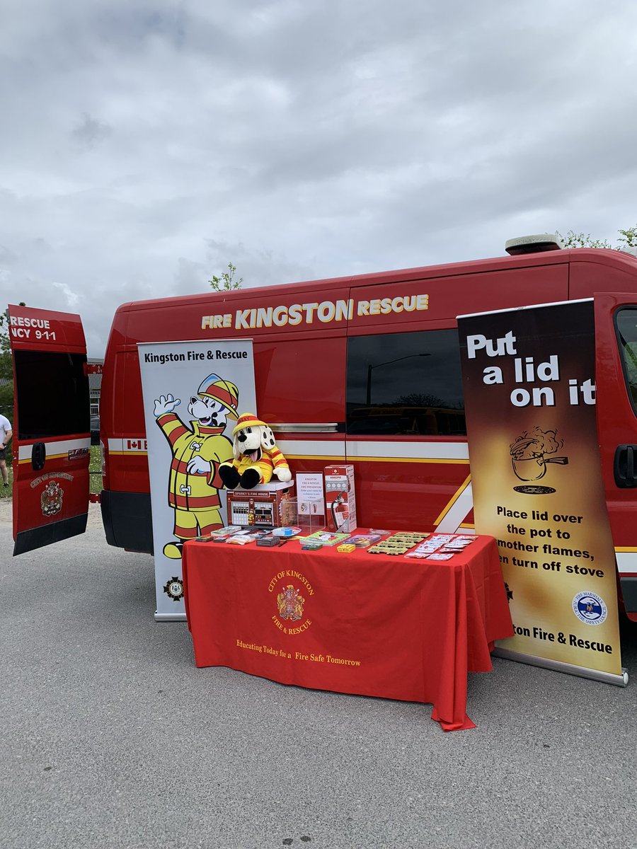 Looking for something to do this afternoon? Join us at the Kingston Community Health Centre located at 263 Weller Ave from 12pm to 3pm today #ygk!