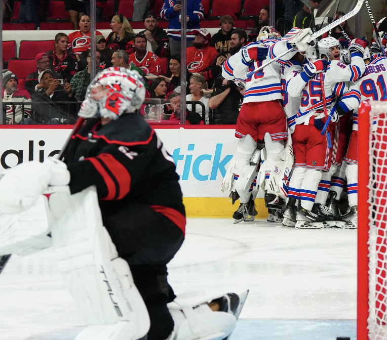 Do the Rangers sweep the Canes tonight? Here what I think. 
bit.ly/3T64ZBz
#NHLPlayoffs #NHLRangers #Hurricanes #NHLPlayoffs2024 #NHL #Sweep #BunchofJerks
Northstarbets.com