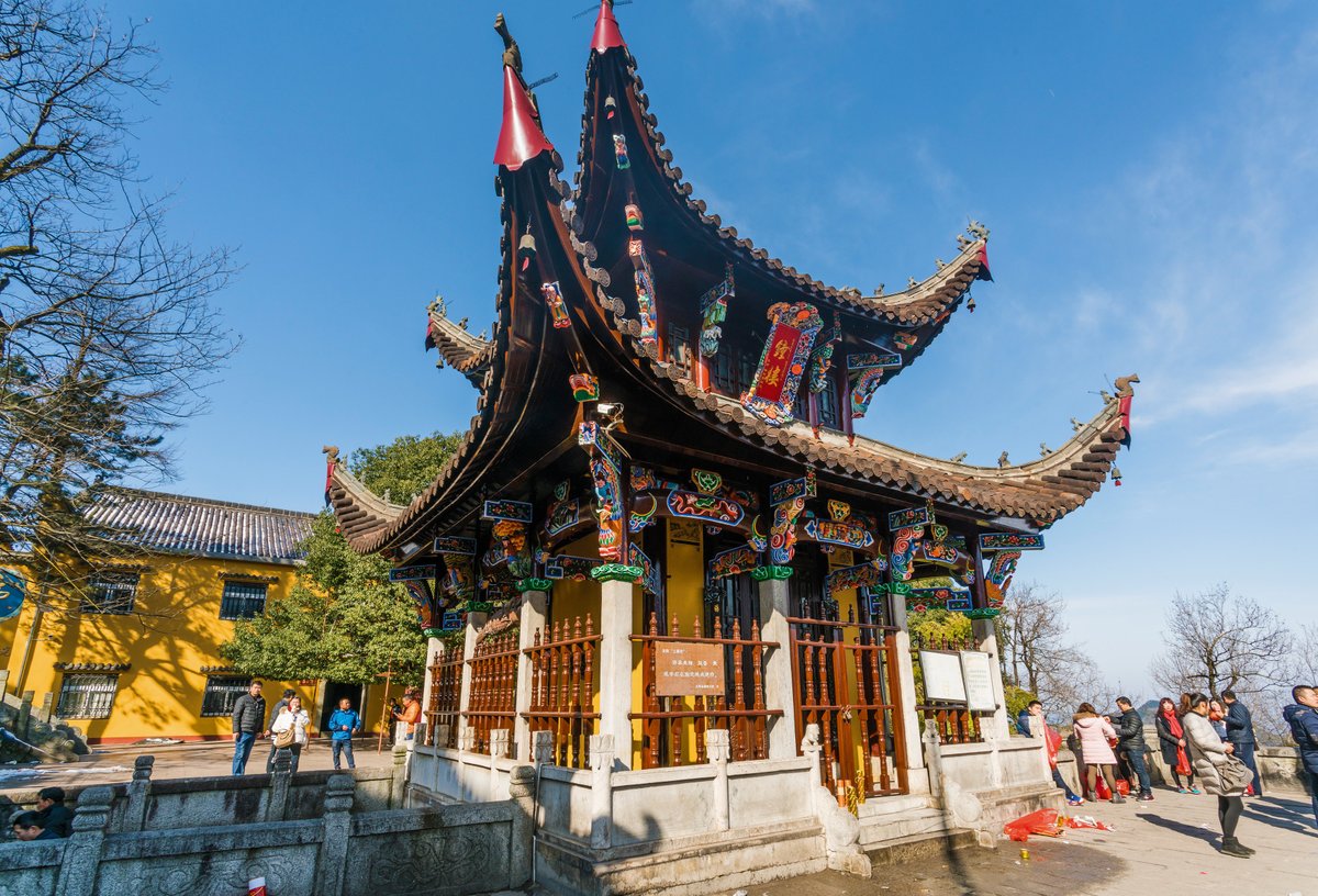 Discover the cradle of ancient Chinese civilization by cruising along the Yangtze River.💫 🌊 🛳️ bit.ly/2FdqdIa #ChinaTravel #YangtzeRiver #CenturyCruises 🌏 #TravelGoals #ChinaHolidays