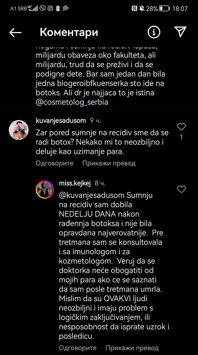 FairyLust7's tweet photo. Neko je lepo pita,i vrlo logično. U kakvom La la lendu ona živi.🐴

Inače sama ta lekarka kaže da ne sme. Ali ona je Wonder woman,jedan san umire naredni može na Botox.

 #kejkej https://t.co/UuuHlt0QGI
