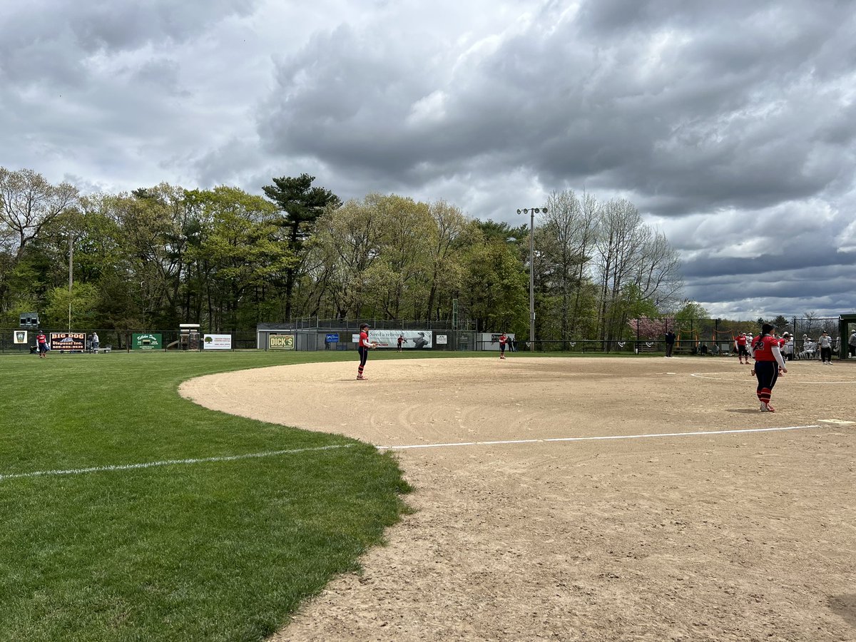 Hello from Plainville! Fantastic nonleague softball tilt, as No. 3 King Philip (14-2) hosts No. 6 Central Catholic (8-1). Two of the best teams in the state squaring off. Coverage for @GlobeSchools @KPHSsoftball @CCRaider_sports