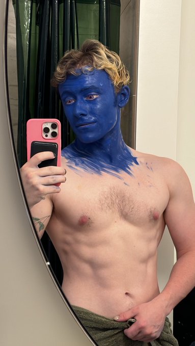 Turning blue today ? https://t.co/GiK466gmza