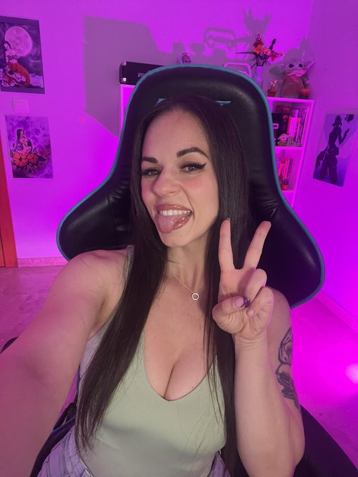 Os espero en Twitch! Seguimos con Marbella Vice👉🏻 https://t.co/sGXju2gowB https://t.co/bgXuTctNvg<a href="/tag/twitch"class="tags"><span>#twitch</span></a><a href="/tag/marbellavice2"class="tags"><span>#marbellavice2</span></a>
