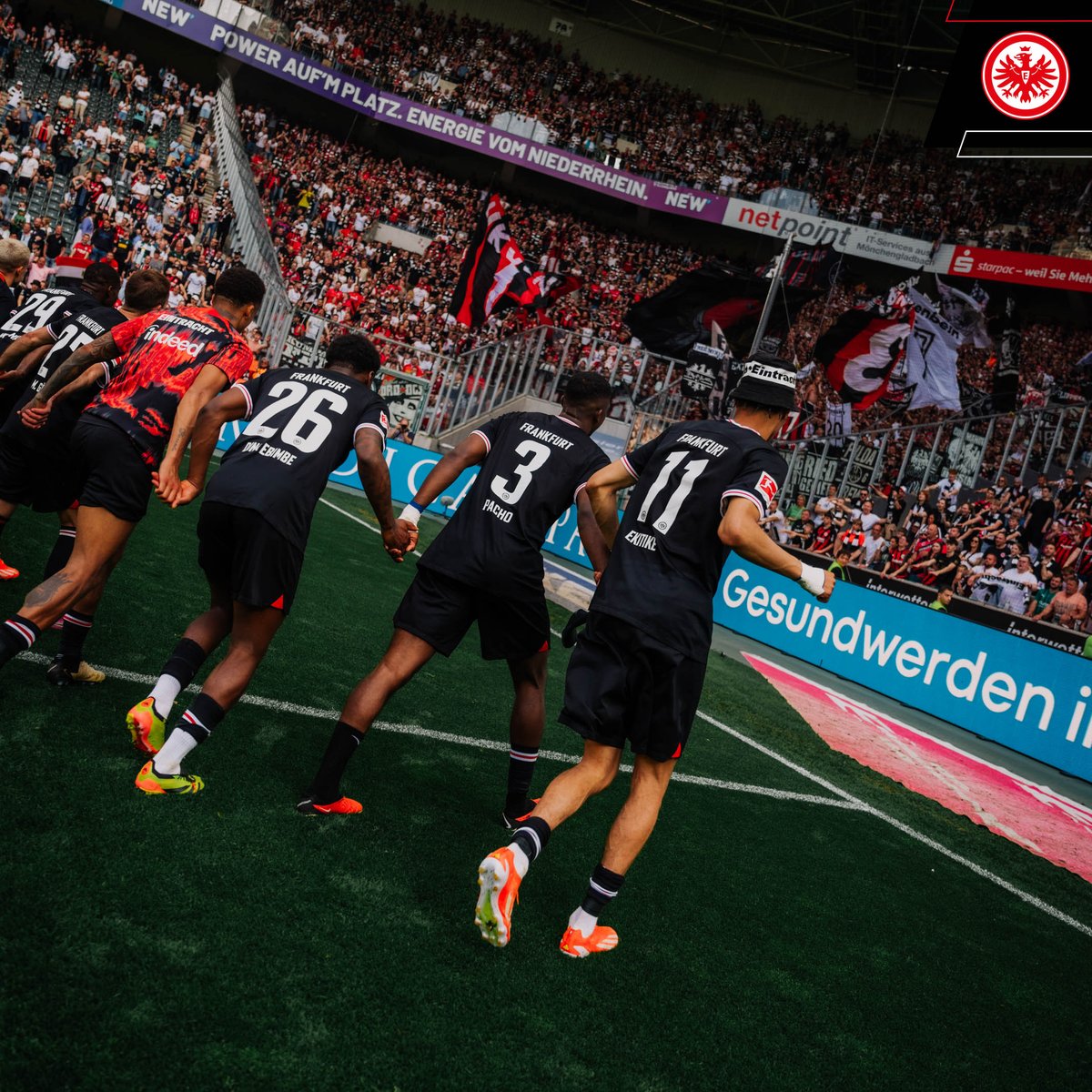 Eintracht's tweet photo. D A N K E..
.. für euren bedingungslosen Support und all die Kilometer, die ihr diese Saison hingelegt habt, um uns egal wo zu unterstützen! ❤️
––––– 
#BMGSGE 1:1 | #SGE https://t.co/Jl3prBORHT