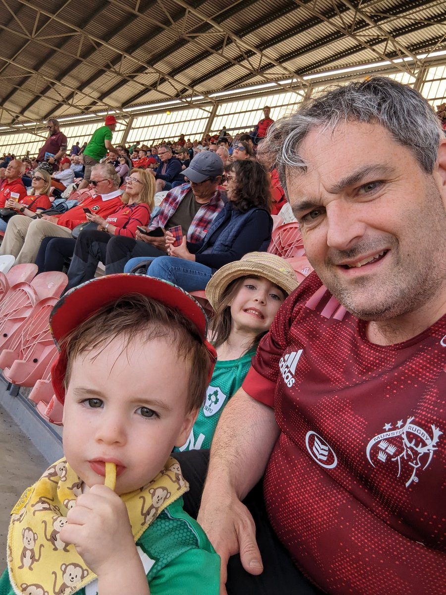 Great to bring the kids to the #MunvCon URC game in Thomond Park. #ThomondParkSelfie