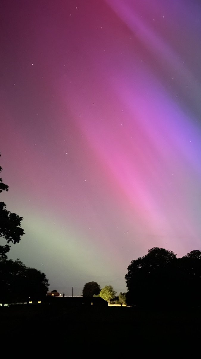 debmorgan71's tweet photo. Incredible sighting night last night #AuroraBorealis #MoultonSuffolk https://t.co/yxauheXlcb