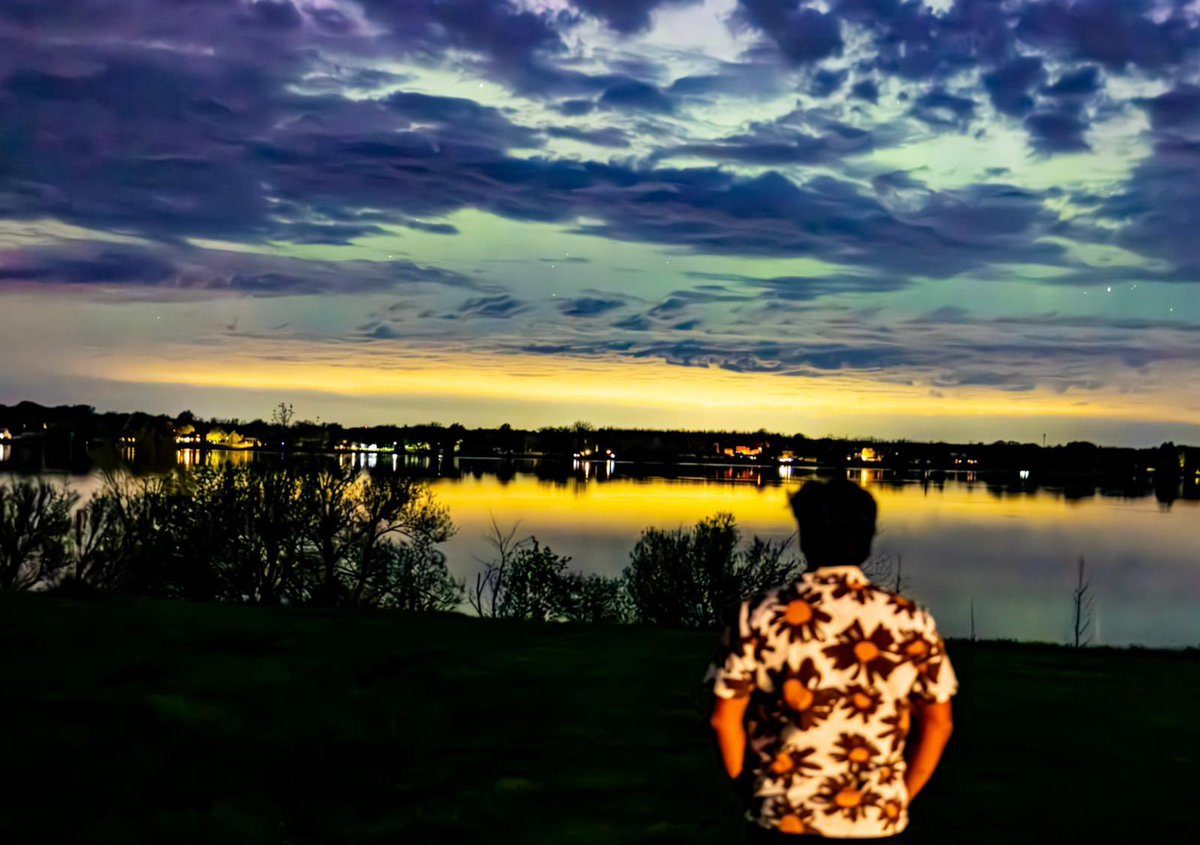 Mahender__MSR's tweet image. Under the dance of the Northern Lights, I found my soul illuminated with wonder. 🌌 #AuroraMagic #NightSkies