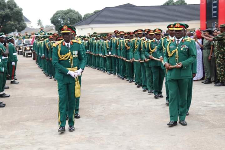 Mass Exit As 29 Generals Retire From Nigerian Army | Sahara Reporters bit.ly/3wvQgXy