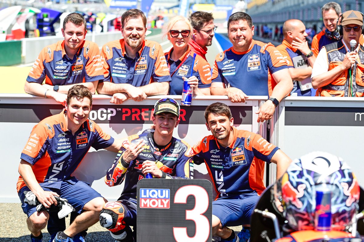 📰 Rueda sets new front row for French Grand Prix. 🔗 bit.ly/3UKBioW | #FrenchGP | #GivesYouWings | #ReadyToRace | @MotoGP | #AjoMotorsport | #AjoFamily |