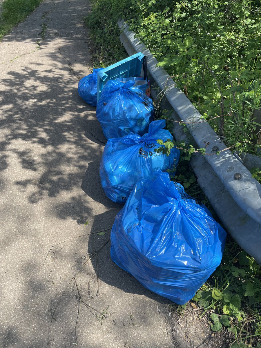 @EalingCustSer @TfL  please help? Our monthly litter pick of the lane to @DavidLloydUK Sudbury Hill included removing 2 sacks of PPE, food/drink packaging, paperwork (eg @sioen) which possibly the contractor is responsible for? Would be good to eliminate them from our enquiries!