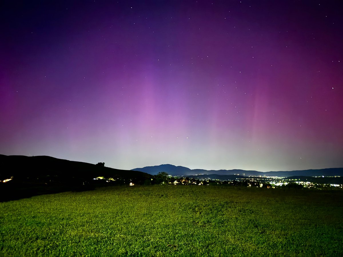 Mike Steinbeck (@mdolphins2001) on Twitter photo <a href="/News24680/">News24/680</a> Took this last night. Northern Lights dancing over Mount Diablo. Taken from Inspiration Drive in Dublin. <a href="/News24680/">News24/680</a> Took this last night. Northern Lights dancing over Mount Diablo. Taken from Inspiration Drive in Dublin.