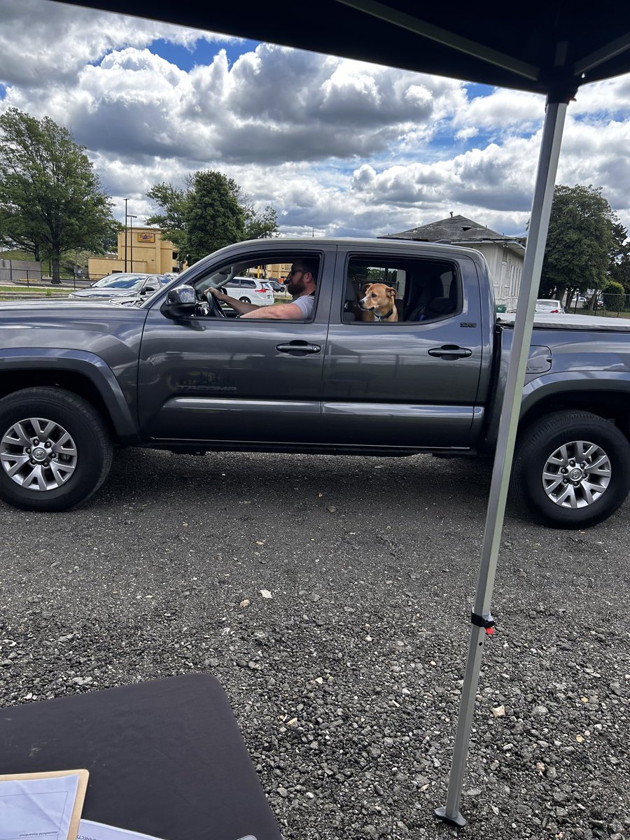 DPW_RichmondVA's tweet photo. Come on by with your paper, electronics and household hazardous waste! We will be at 1710 Robinhood Road till 2pm ♻️ #CleanCityCommission https://t.co/pdluJIcNcE