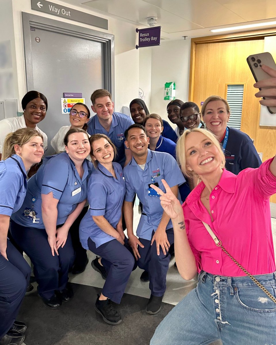 Ahead of International Nurses Day and Operating Department Practioner Day, @EmmaBunton joined the festivities at GOSH to help thank the teams for the care and support they give to children and their families. Please join us in celebrating all GOSH nurses and ODPs. 💜