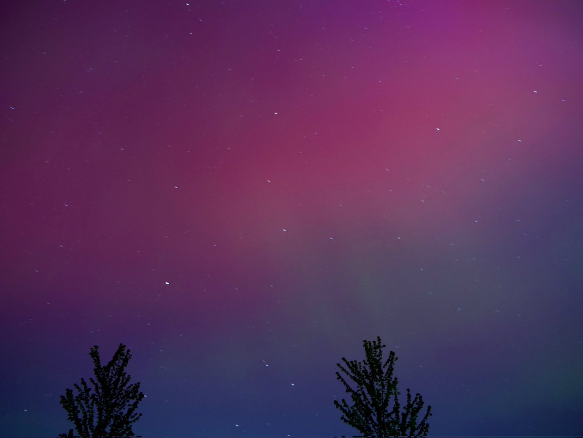 StreamzSilver's tweet photo. 2024 Aurora Borealis, was really excited to get to see them, and gave me some good photography practice #Auroraborealis #furry #photography #Gorgeous https://t.co/aw3aVMf0Zq