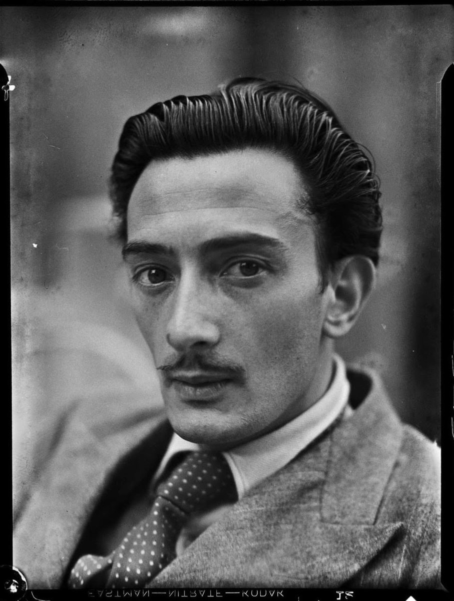 Salvador Domingo Felipe Jacinto Dalí i Domènech was born #OnThisDay in 1904; #SalvadorDalí became one of the leading figures in #Surrealism, creating memorable works of #art such as 'La Persistència de la Memòria' (1931) wikiart.org/en/salvador-da… en.wikipedia.org/wiki/Salvador_…