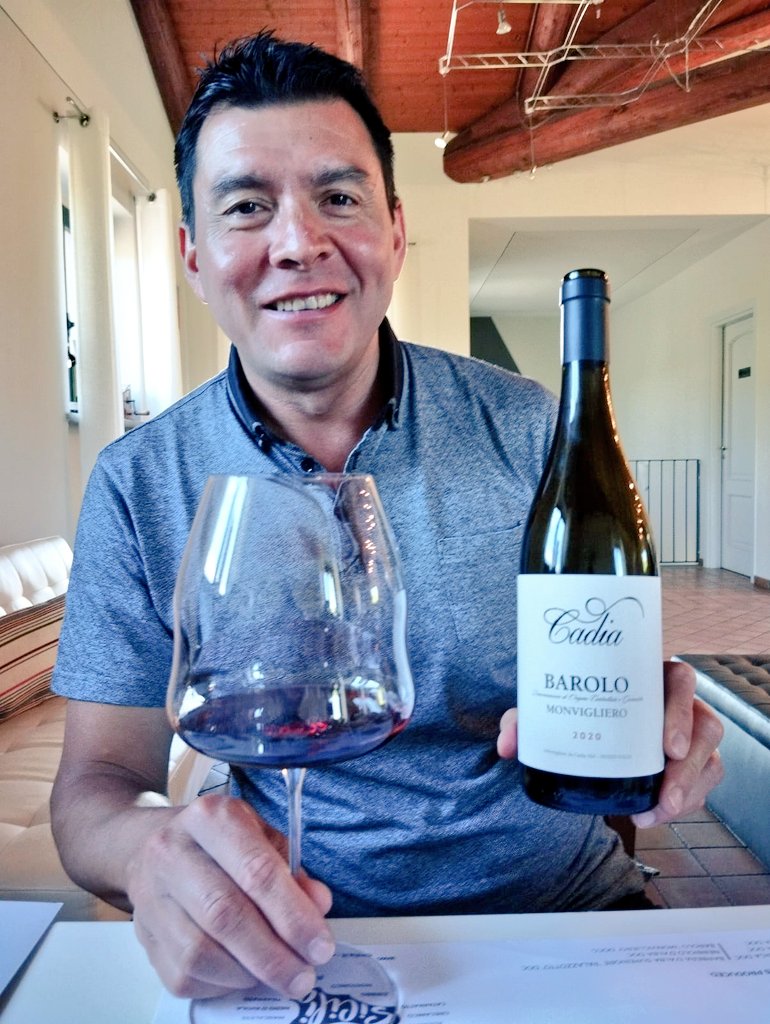 🇮🇹🍷#Chianti #Brunello #Prosecco #Barolo #Barbaresco #Brunello #Nobile y sus deliciosas diferencias. Las regiones de #Italia con enorme historia y tradición que reflejan en cada copa identidad y elegancia. 
#terroir #Vini #Enoturismo #Cantina