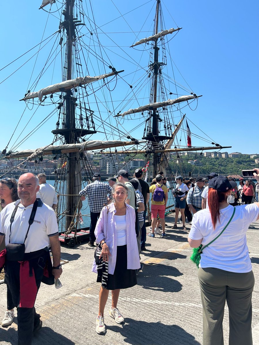 Hoy he disfutado en el @Pasaiaitsasfest de un gran encuentro cultural y festivo internacional en torno al patrimonio naval.