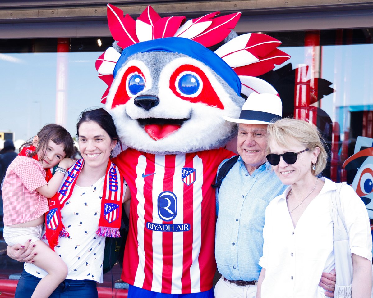 Aficionados rojiblancos de todas las edades no han dejado pasar la oportunidad de conocer a Indi durante la celebración del Fin de Semana del Niño ☺

¡Sigue la fiesta y la diversión en el Cívitas @Metropolitano!