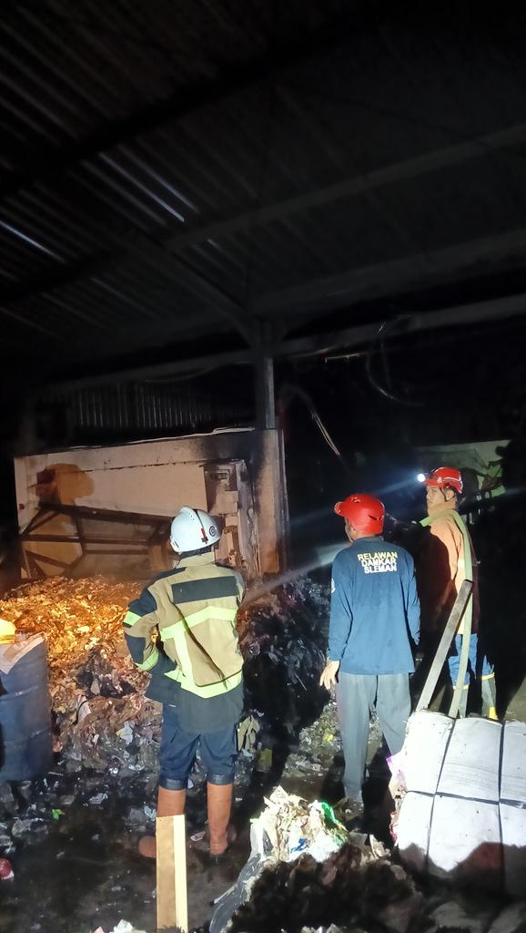 Laporan Kejadian 65 (kebakaran)
Sabtu,11 Mei 2024
Pkl.20:25 WIB
Alamat Ngentak,Bangunkerto,Turi,Sleman.
Obyek TPS.