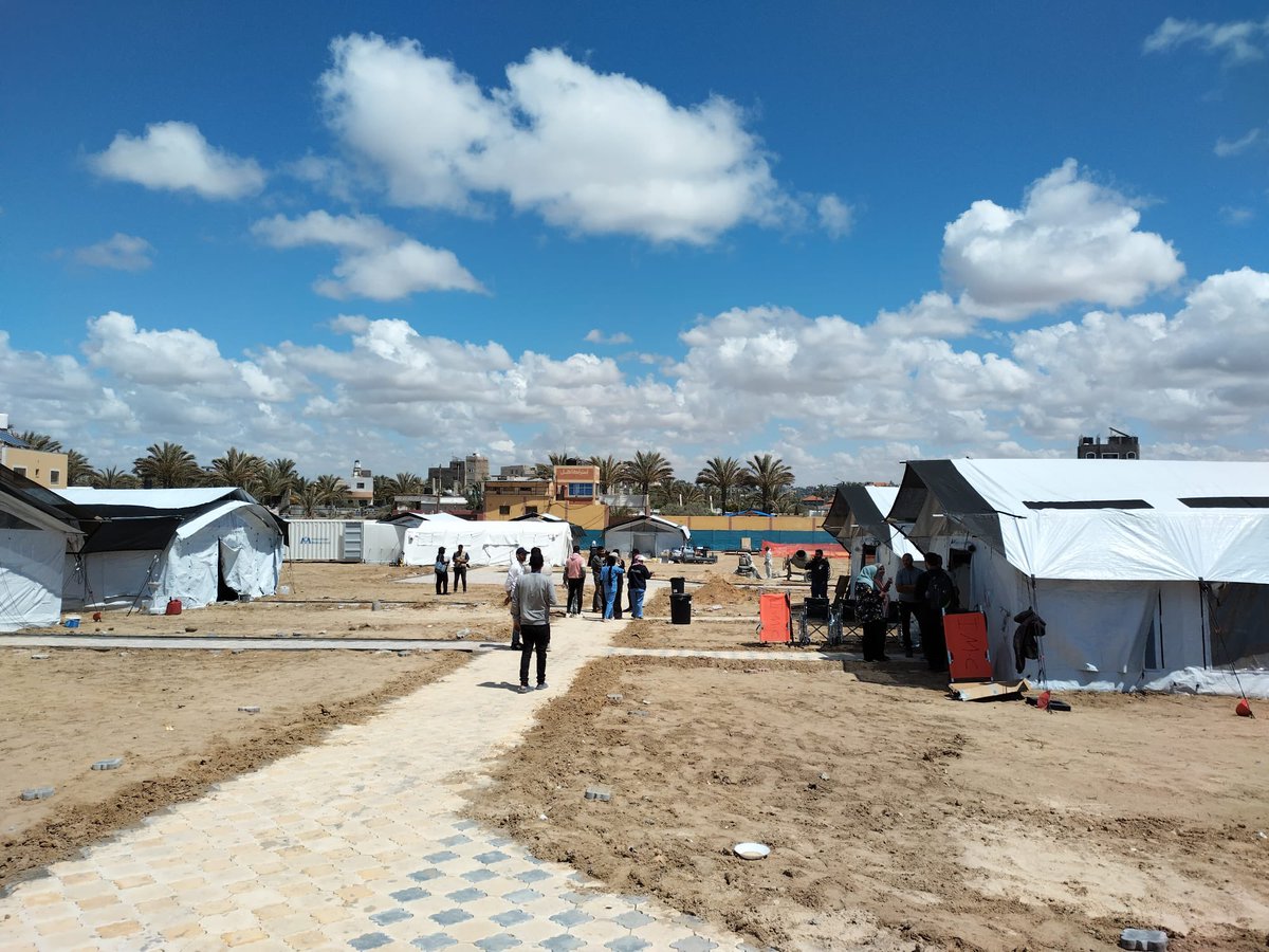 A new field hospital was established and began operating in the area of Deir al-Balah in central Gaza. This was done in coordination with @cogatonline to increase humanitarian aid efforts and ensure aid reaches the Gazan civilians that were relocated from eastern Rafah. The