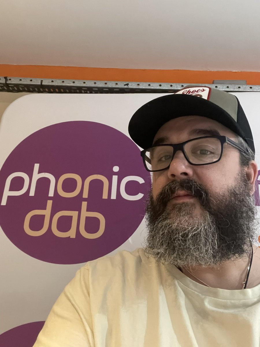 Live in about half an hour The Ricochet goes all kinds of 1989. Get on down at 106.8 @phonicfm from 6pm this evening for tracks from Faith No More, Pixies, New Order, De La Soul and lots more #phonicfm #thericochet #nineteeneightynine

listen.phonic.fm/player/