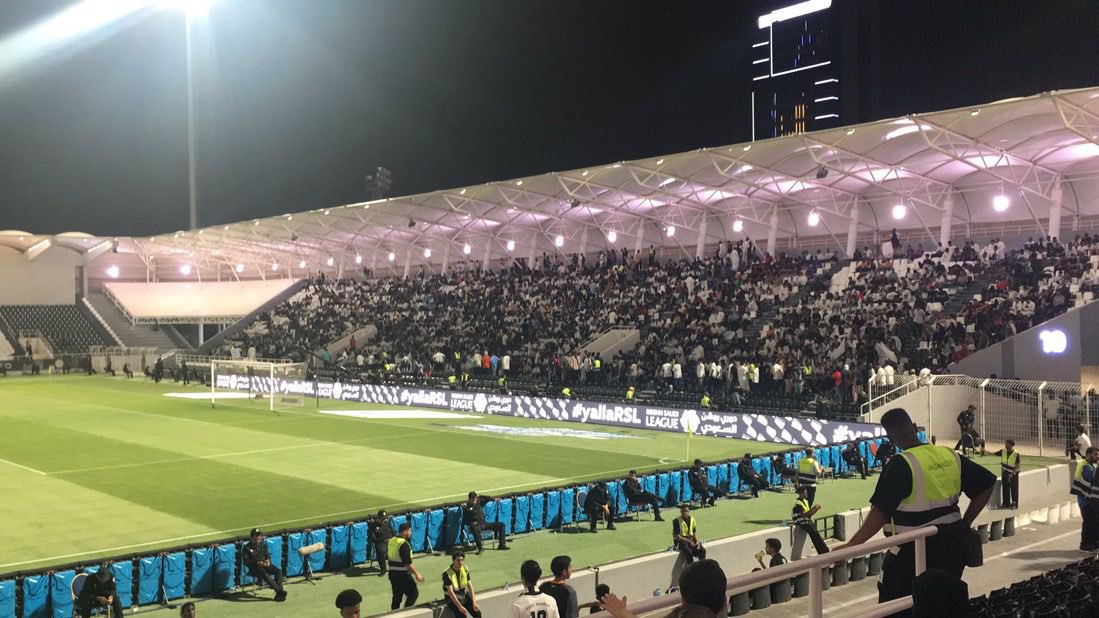 🚨🚨🚨🚨🚨🚨: 

• جمهور #الشباب خلف المرمى فل قبل بداية المباراة بساعتين 🤯🔥🔥🔥