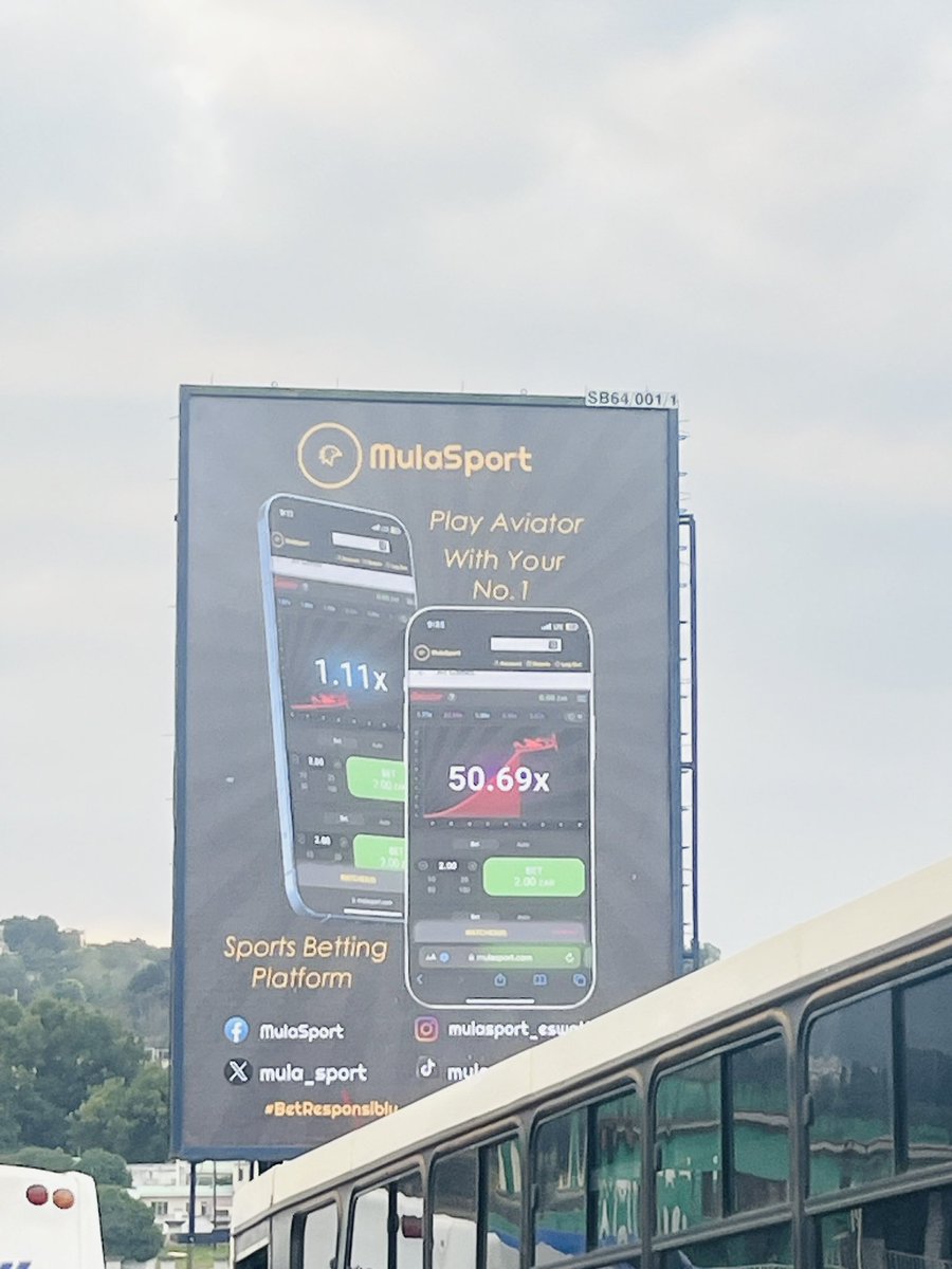 proper_jada's tweet photo. Atleast I’ll admire the work of my hands everytime i go board a kombi 🤭🥹🤩😍😁yes, billboard designed by yours truly 😌am a #multimediaspecialist❤️

#yournumberonesportbettingcompany
#mulasport https://t.co/Qs1gft0XOn