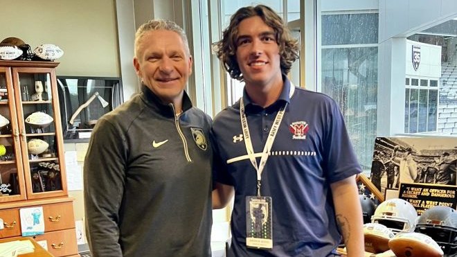🚨#ArmyFootball Exclusive Commitment Alert🚨 QB Andrew Heidel makes it official … he’s a Black Knight 'Come Inside @GoBlackKnights For The Latest Dose Of Recruiting News, Analysis, Highlights & Updates” Click Here ➡️ bit.ly/3yglwKI