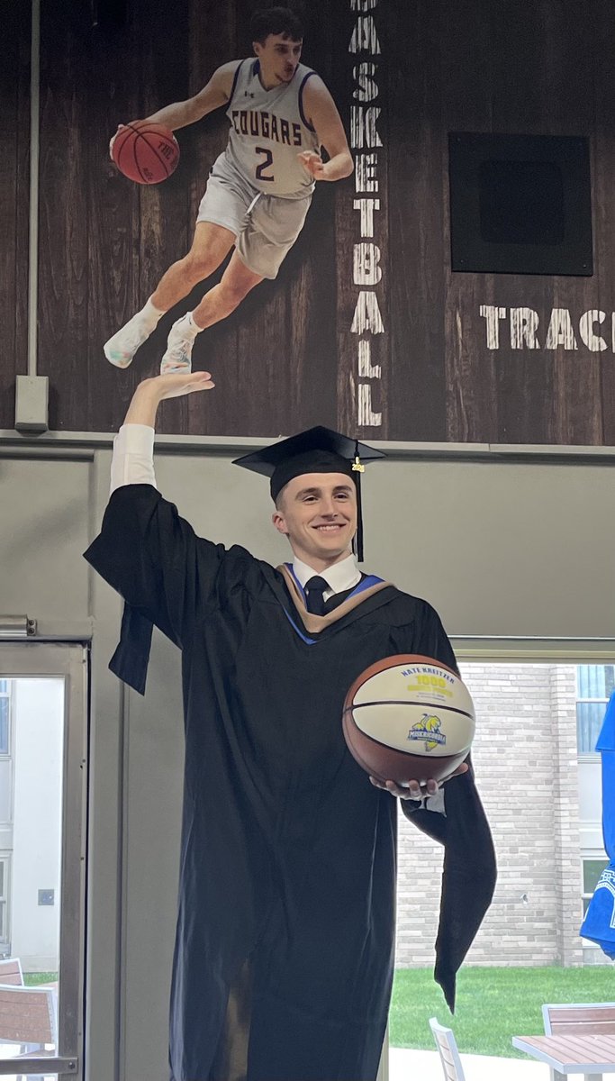 Congratulations ⁦<a href="/NateKreitzer/">Nate</a>⁩ for graduating today with his MBAx2! (Masters of Business Administration &amp; Most Basketball Assists)  🎓🏀 #RollCougs #BuildYourLegend #2 #NK1K