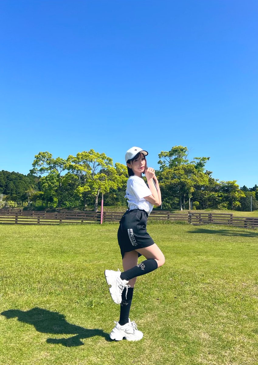 CSスポーツライブ＋
『ゴルフギア大戦』の収録でした📺

トータルテンボス大村さんと
石井良介プロと出演させて頂いてます!
"忖度無し"が見どころ⛳️
ぜひみてね!

今回は【FR2】さんの
可愛いゴルフウェア
着させていただきました。
#ゴルフ番組 #ゴルフ #ゴルフギア大戦　
https://t.co/CLVXfurIgo https://t.co/VcuJP1hKyZ